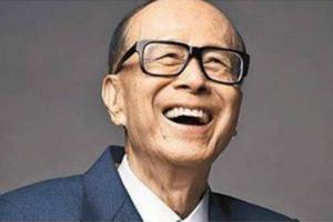 Read more about the article 成為巨富的代價——李嘉誠命盤分析