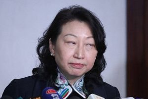 Read more about the article 僭建高手終移民——鄭若驊命盤分析